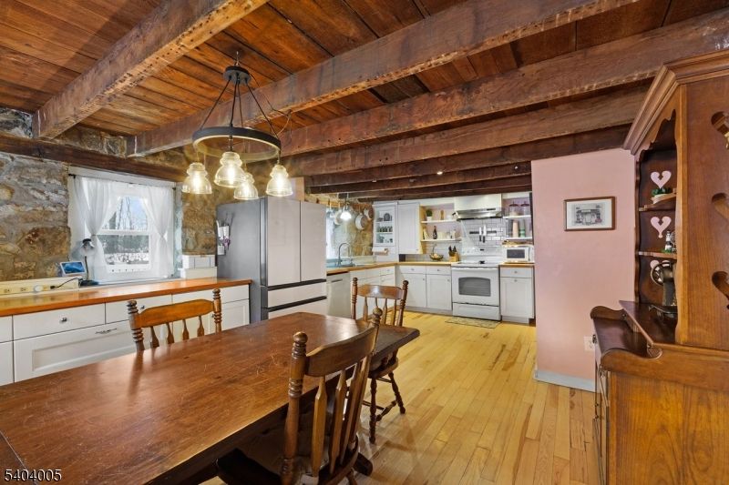 Dining room, Interior, Kitchen, Pendant Lights, Wooden Beams, Wooden Ceilings, Wood Texture Flooring
