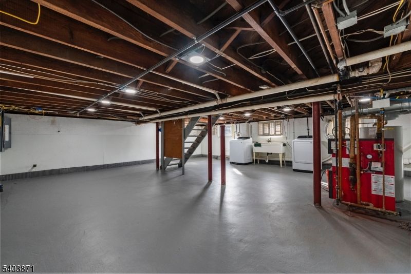Interior, Washer, Wooden Beams