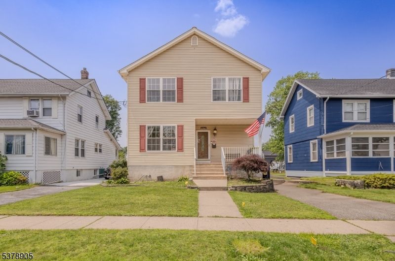 Exterior, Facade, Farmhouse