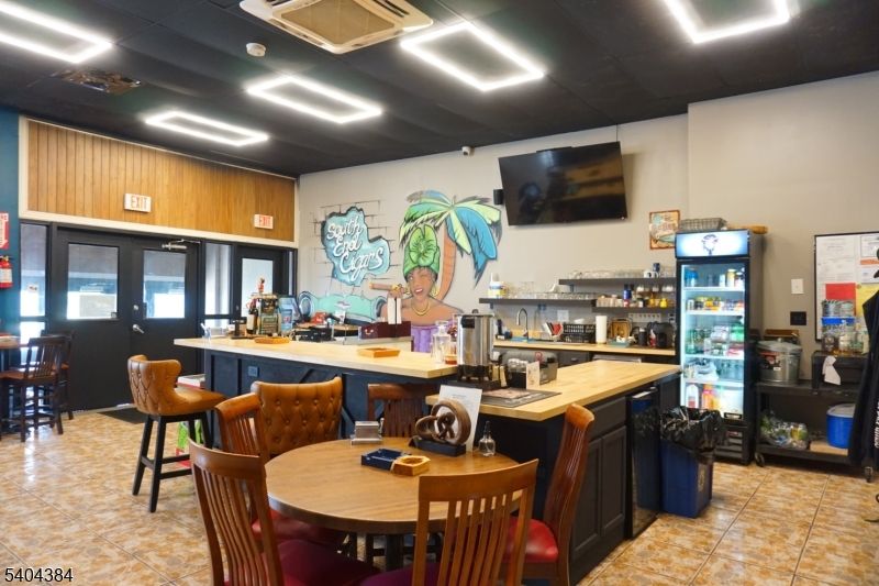 Dining room, Interior, Kitchen, Recessed Lighting