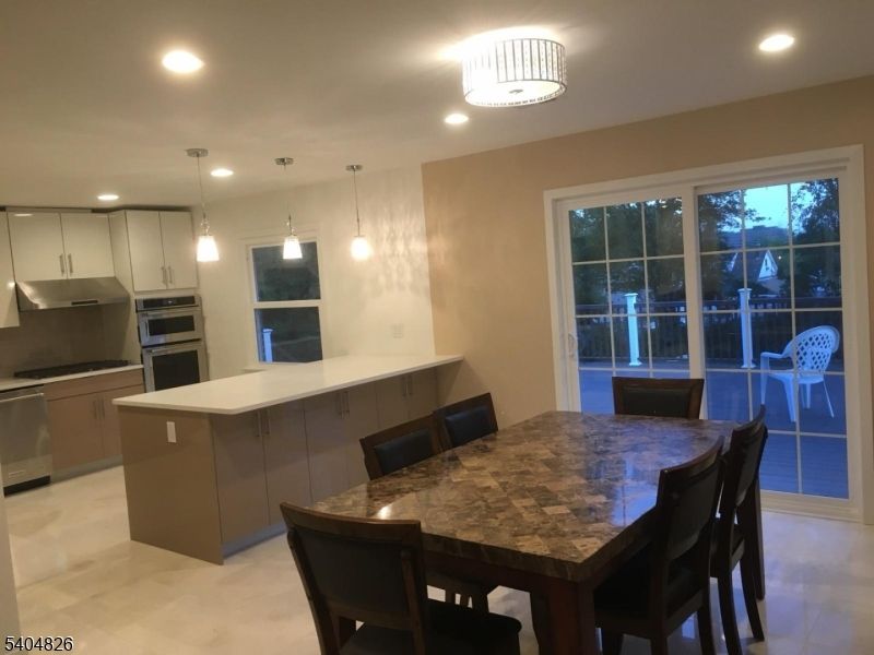 Dining room, Interior, Kitchen, Pendant Lights, Recessed Lighting, Stainless Steel Appliances