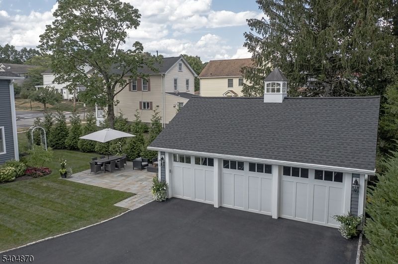 Detached Garage, Exterior