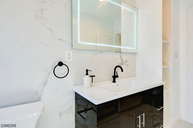 Bathroom, Interior, Marble Walls