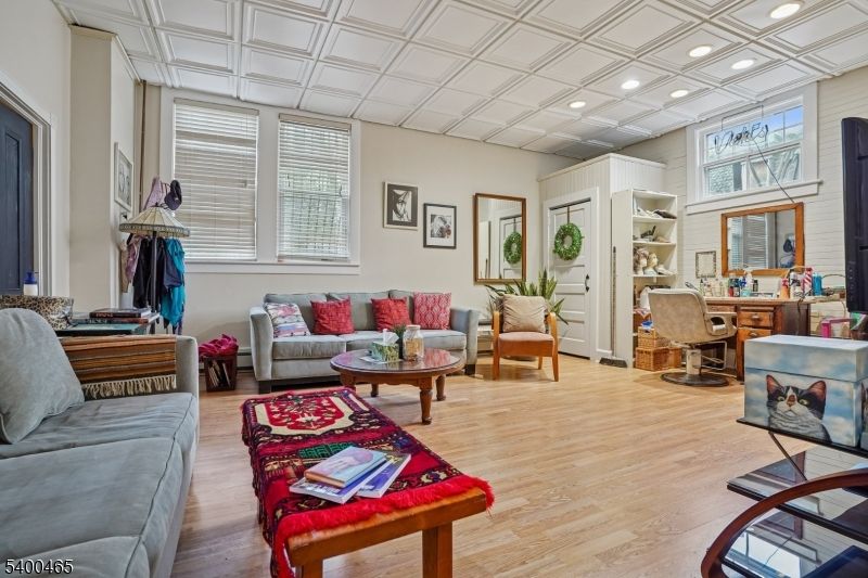 Home Office, Interior, Living room, Recessed Lighting, Wood Texture Flooring