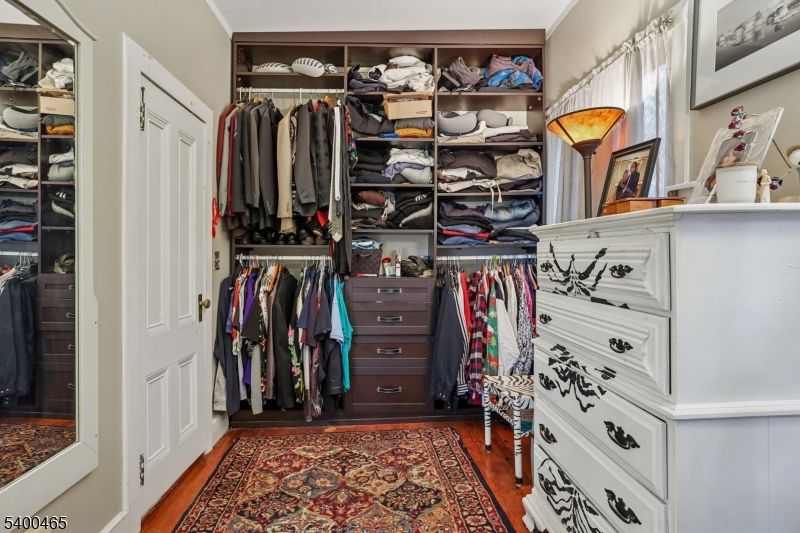 Interior, Walk-in Closets, Wood Texture Flooring
