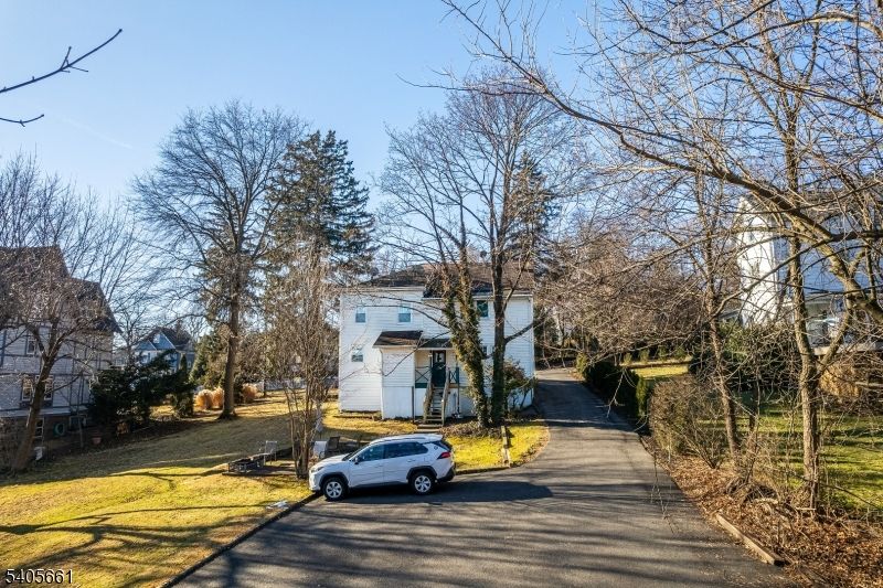 Exterior, Facade, None