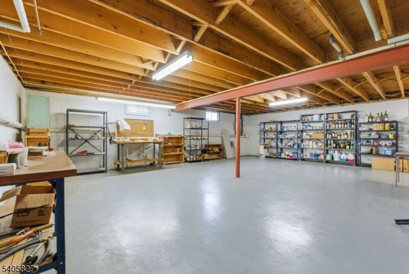 Garage, Interior, Wooden Beams, Wooden Ceilings