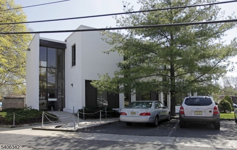 Exterior, Facade, None