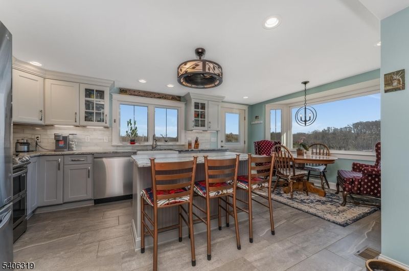 Dining room, Interior, Kitchen, Pendant Lights, Recessed Lighting, Stainless Steel Appliances