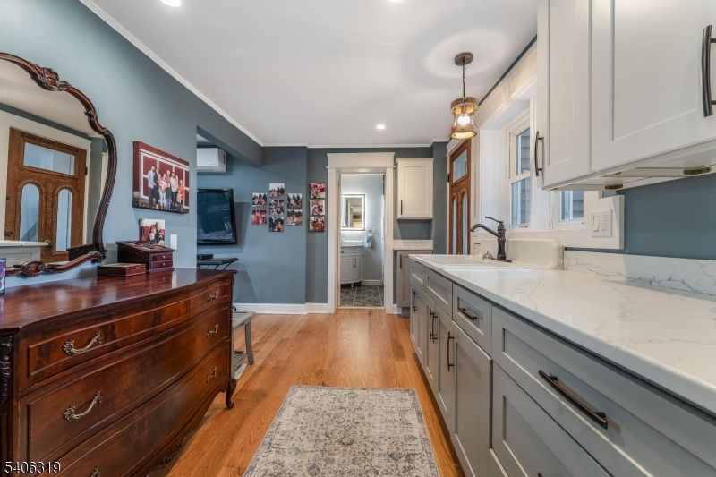 Interior, Kitchen, Pendant Lights, Recessed Lighting, Wood Texture Flooring