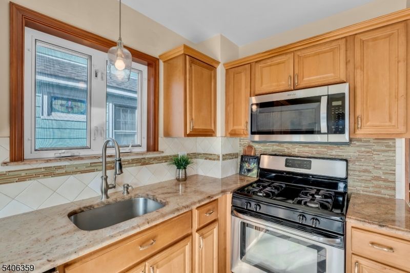 Interior, Kitchen, Pendant Lights, Stainless Steel Appliances
