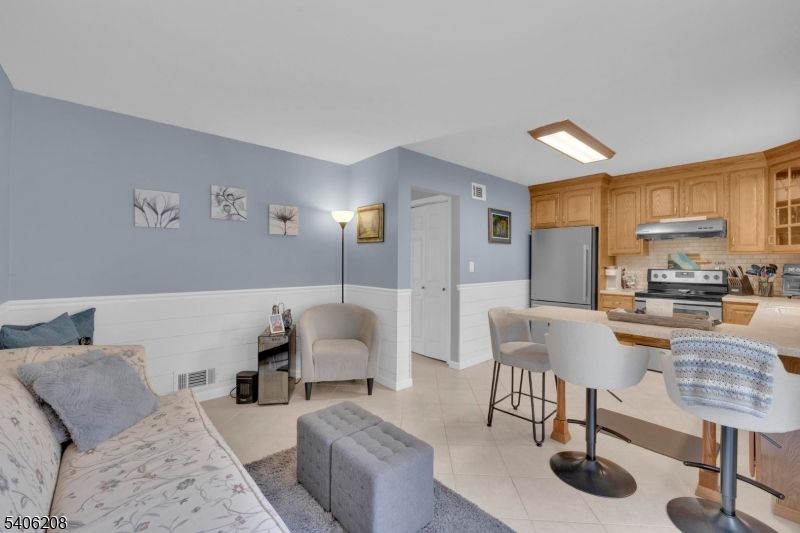 Interior, Kitchen, Living room, Stainless Steel Appliances