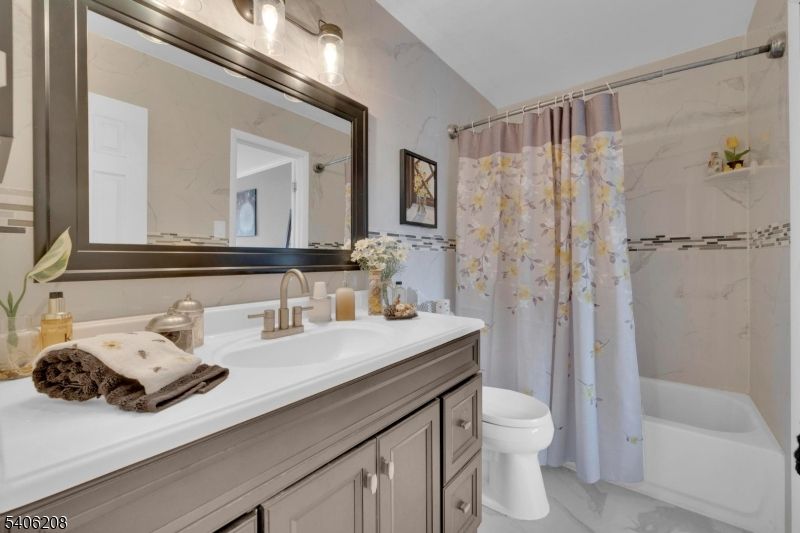 Bathroom, Interior, Marble Walls