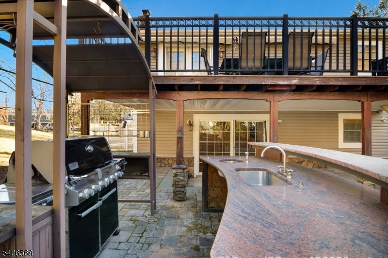 Exterior, Outdoor Kitchen