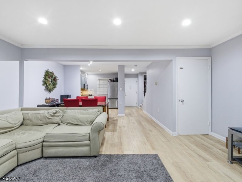 Interior, Living room, Recessed Lighting, Wood Texture Flooring