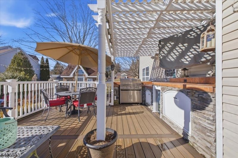 Exterior, Outdoor Kitchen