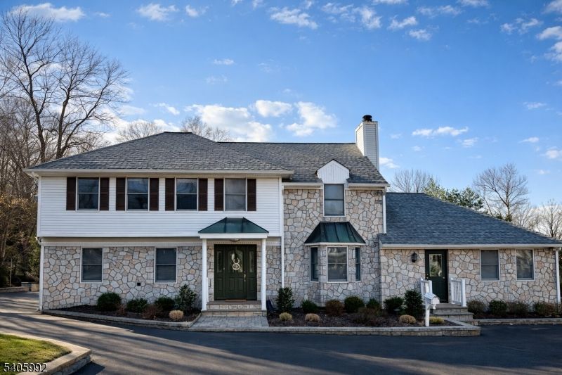 Exterior, Facade, Georgian