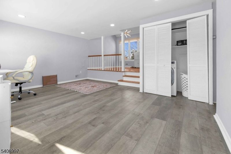 Interior, Recessed Lighting, Wood Texture Flooring