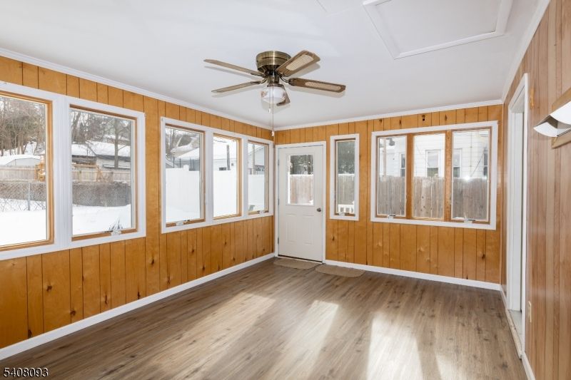 Empty room, Interior, Wood Texture Flooring, Wooden Walls