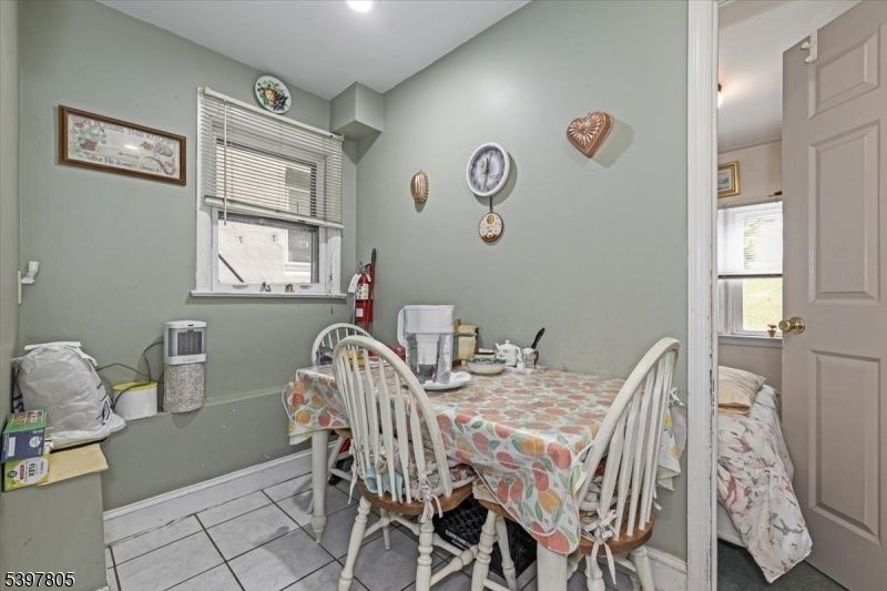 Dining room, Interior, Recessed Lighting