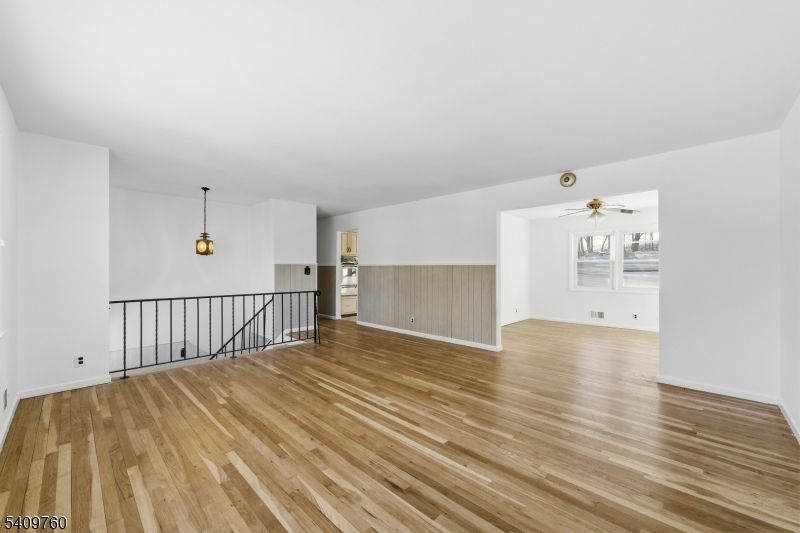 Empty room, Interior, Pendant Lights, Wood Texture Flooring