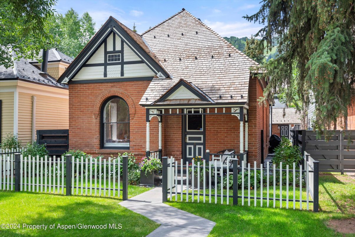Exterior, Facade, Brick Facade, Tudor Revival