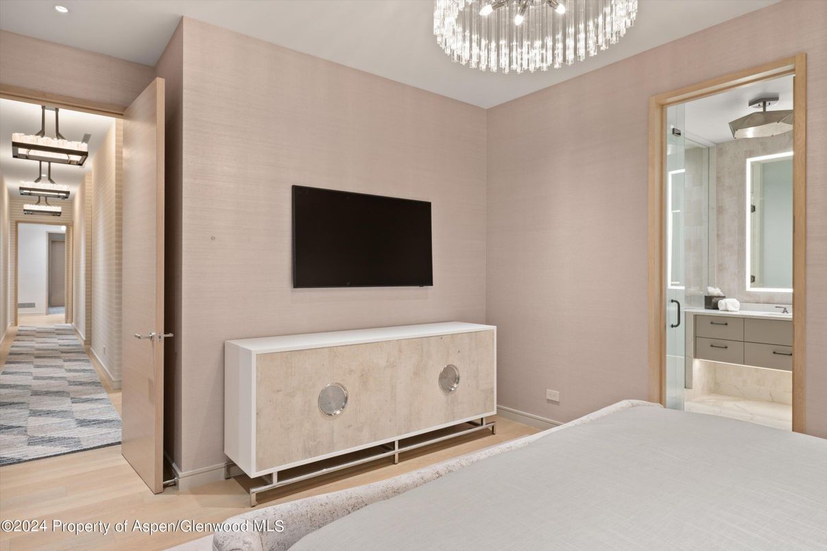 Bathroom, Chandelier, Interior, Recessed Lighting, Wood Texture Flooring