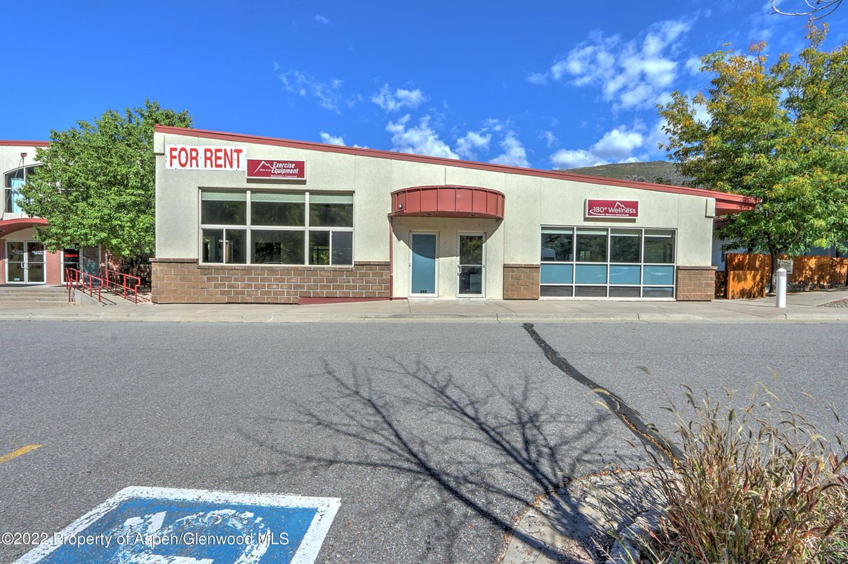 Exterior, Facade, None