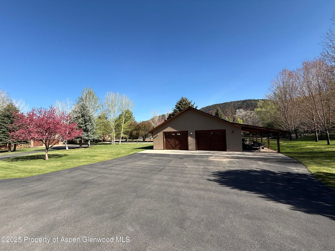 Backyard, Detached Garage, Exterior