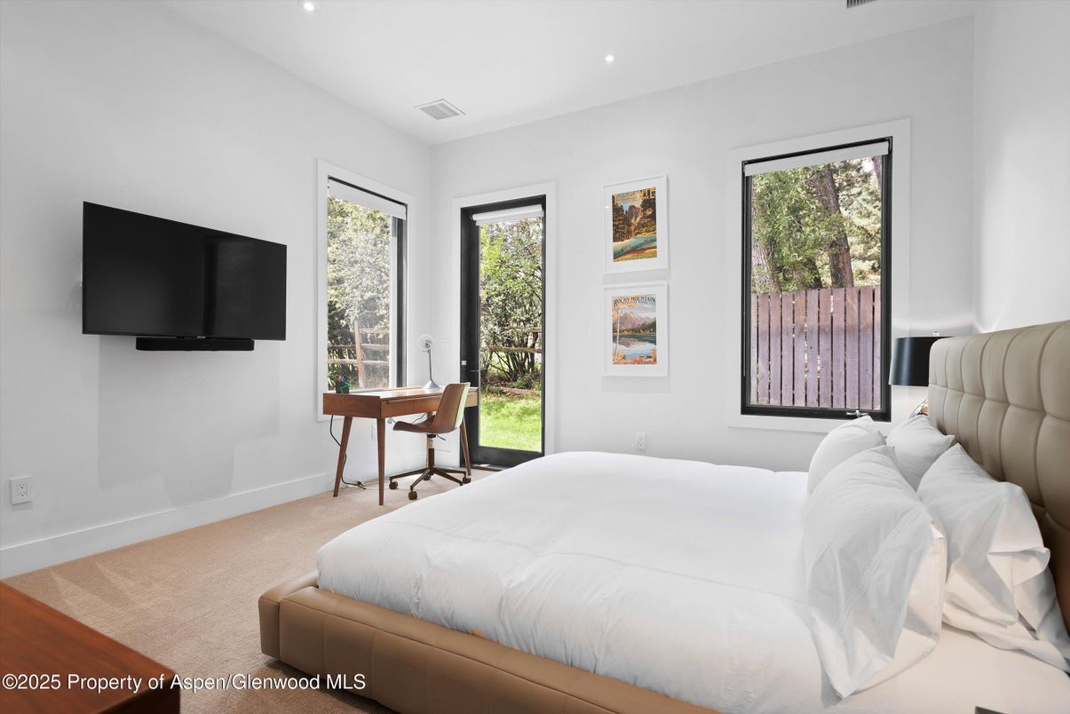 Bedroom, Home Office, Interior, Recessed Lighting