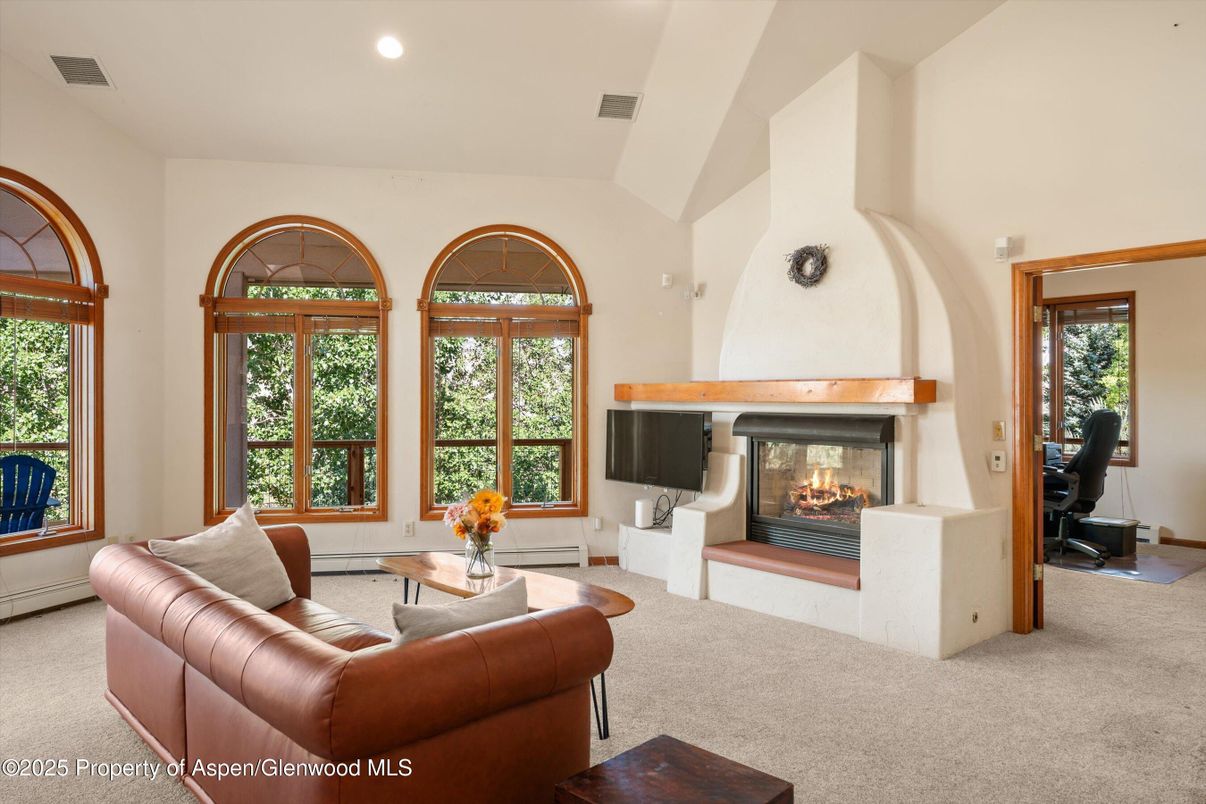 Fireplace, Fitness Equipment, Interior, Living room, Recessed Lighting
