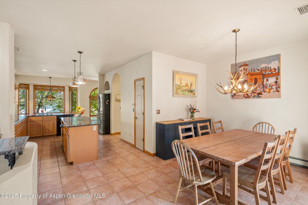Chandelier, Dining room, Interior, Kitchen, Pendant Lights, Recessed Lighting