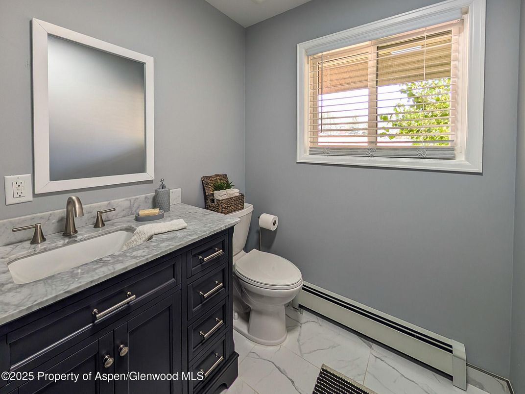 Bathroom, Interior, Marble, Recessed Lighting