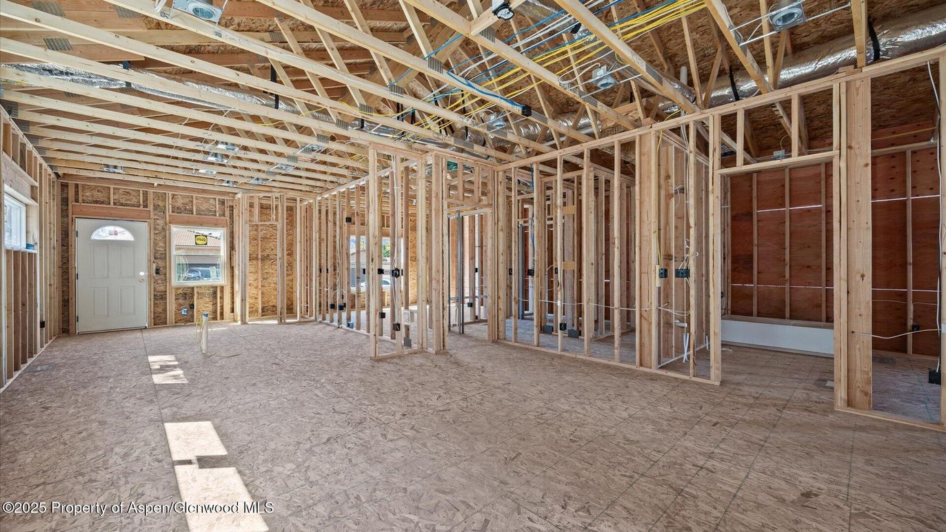 Empty room, Interior, Wooden Beams, Wooden Walls