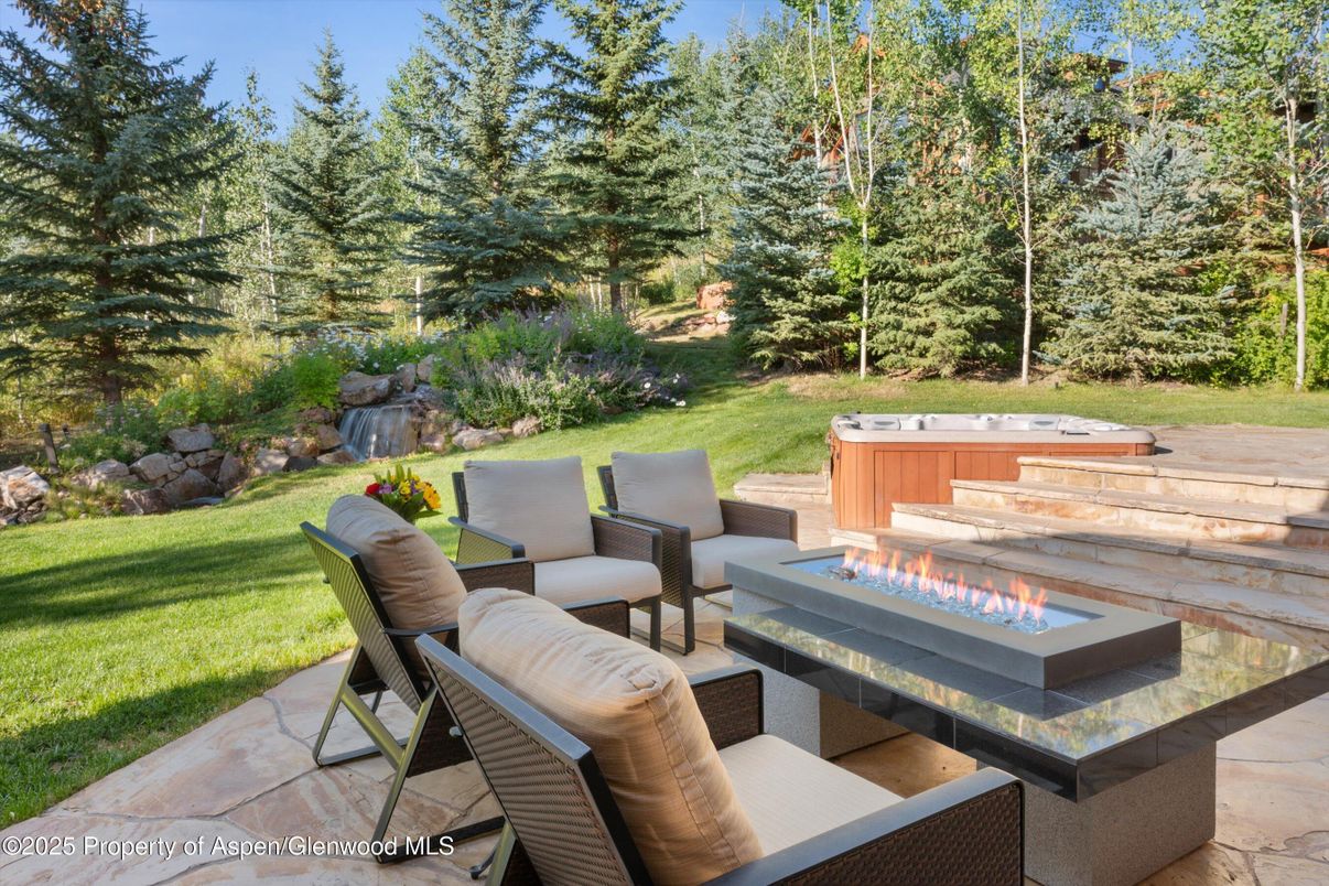 Exterior, Hot Tub