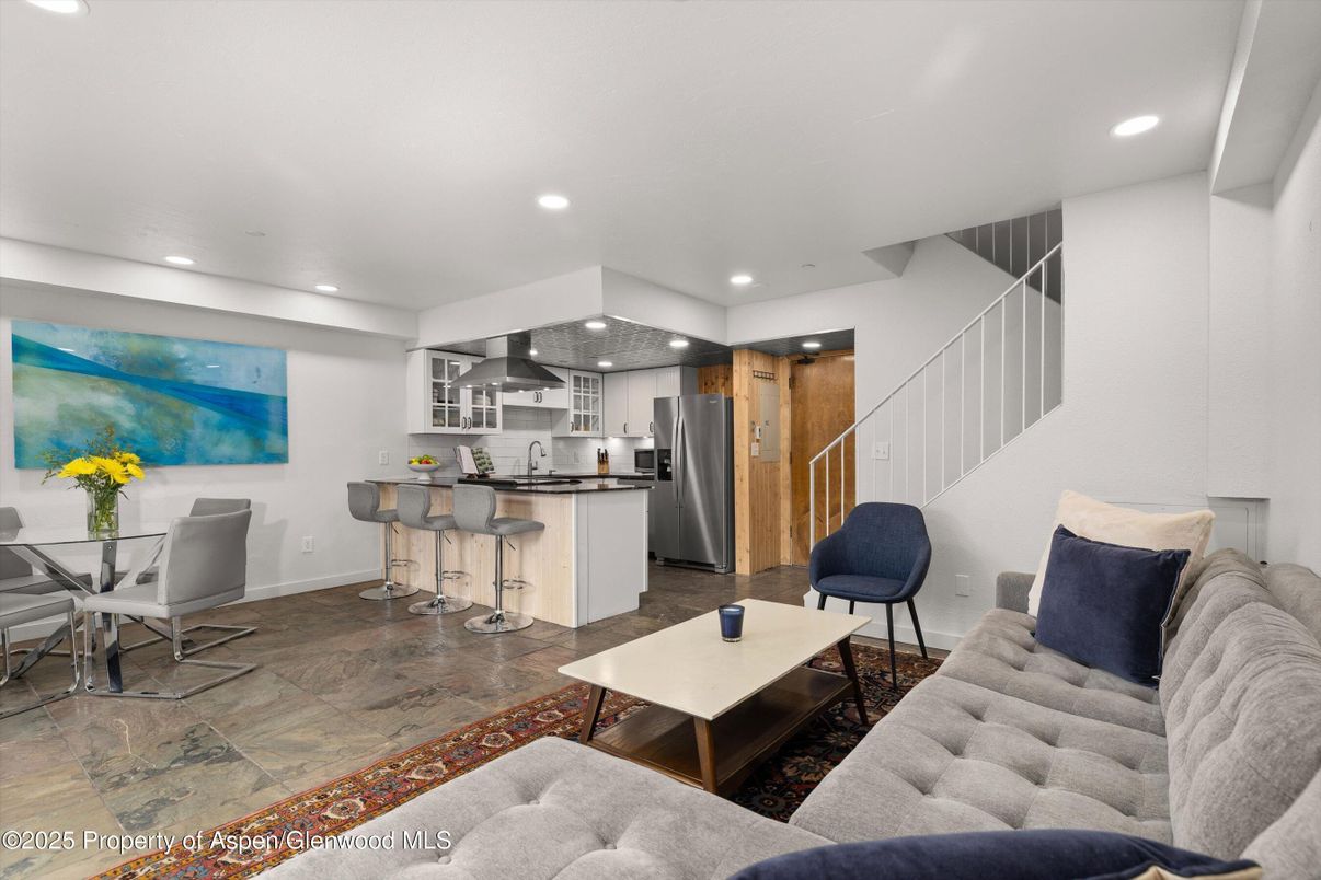 Dining room, Interior, Kitchen, Recessed Lighting, Stainless Steel Appliances