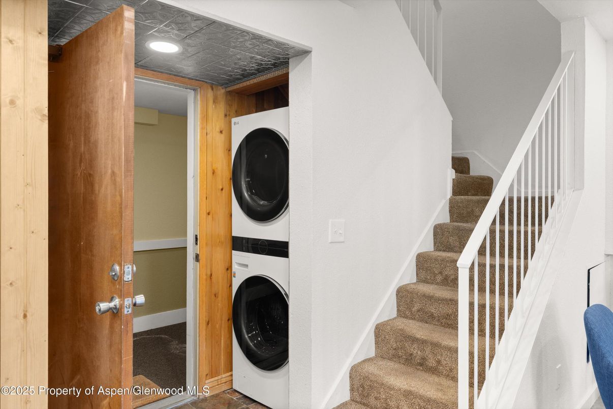 Interior, Recessed Lighting, Utility Closets, Washer