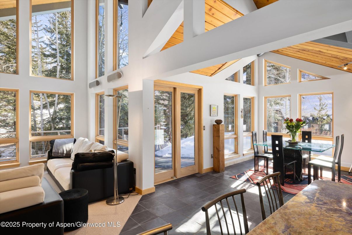 Dining room, Interior, Living room, Wooden Beams, Wooden Ceilings
