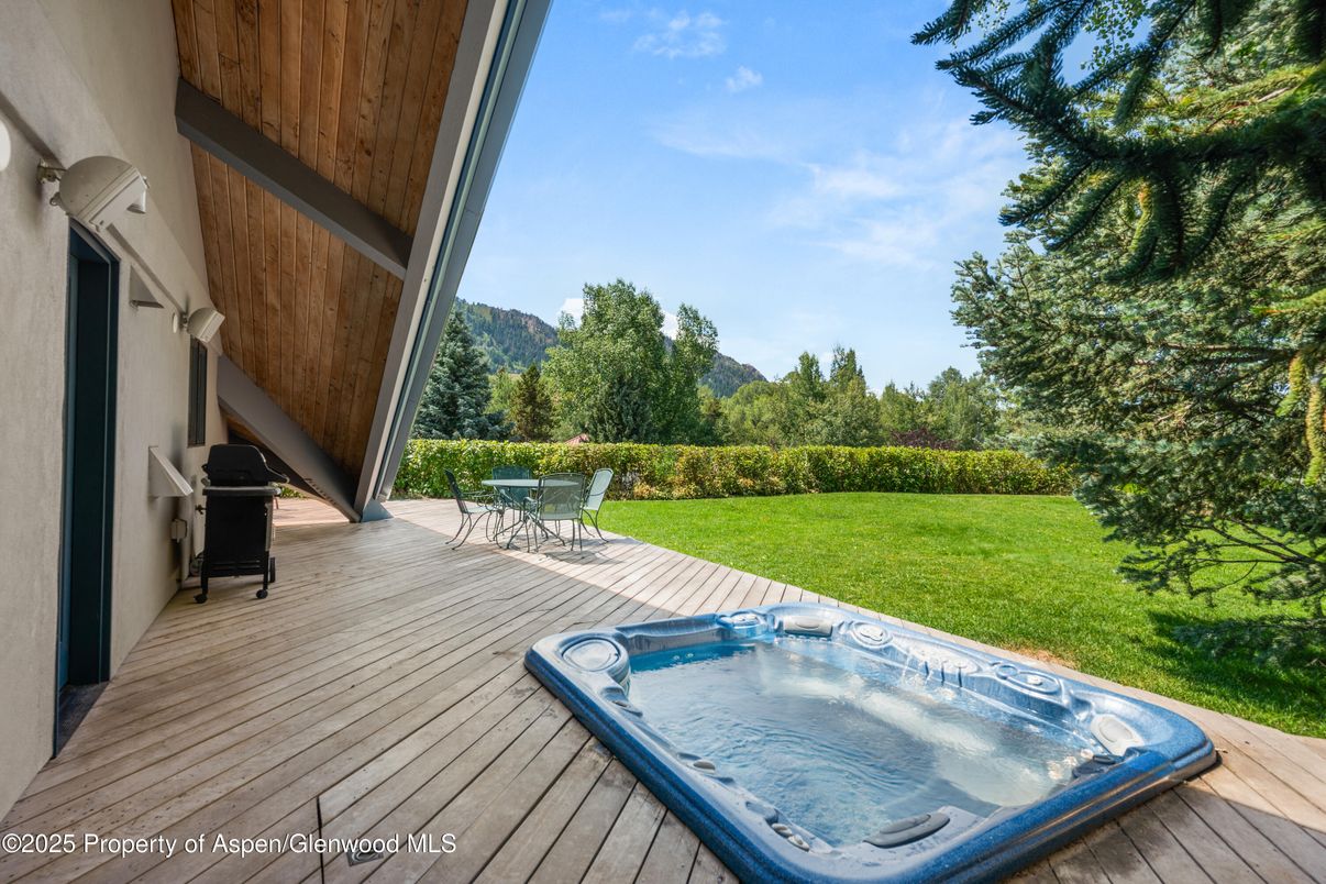 Backyard, Exterior, Hot Tub