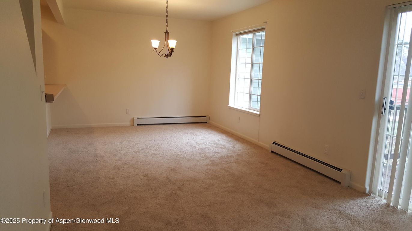 Chandelier, Empty room, Interior, Pendant Lights
