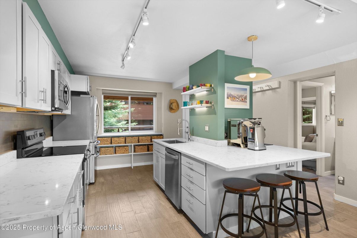 Interior, Kitchen, Pendant Lights, Wood Texture Flooring