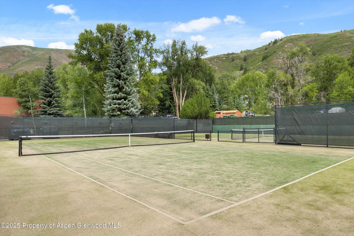 Exterior, Tennis Courts