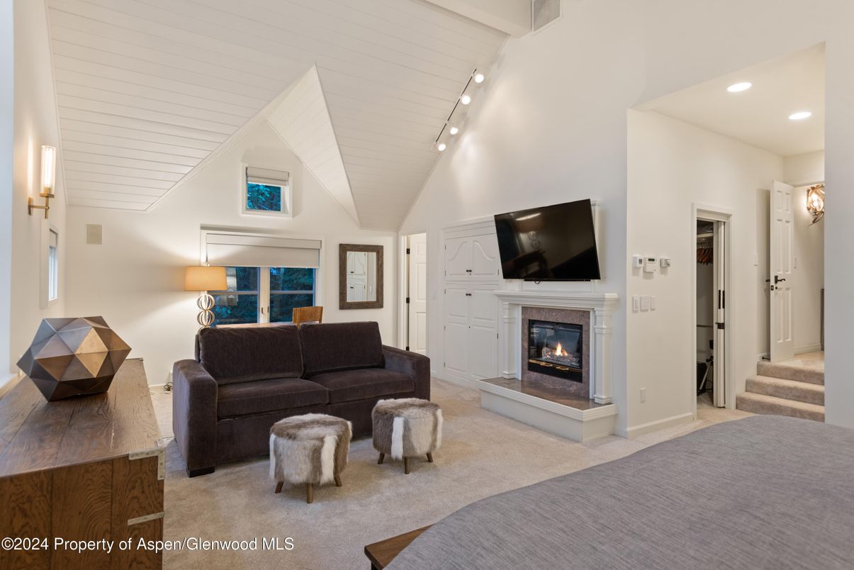 Fireplace, Interior, Living room, Recessed Lighting