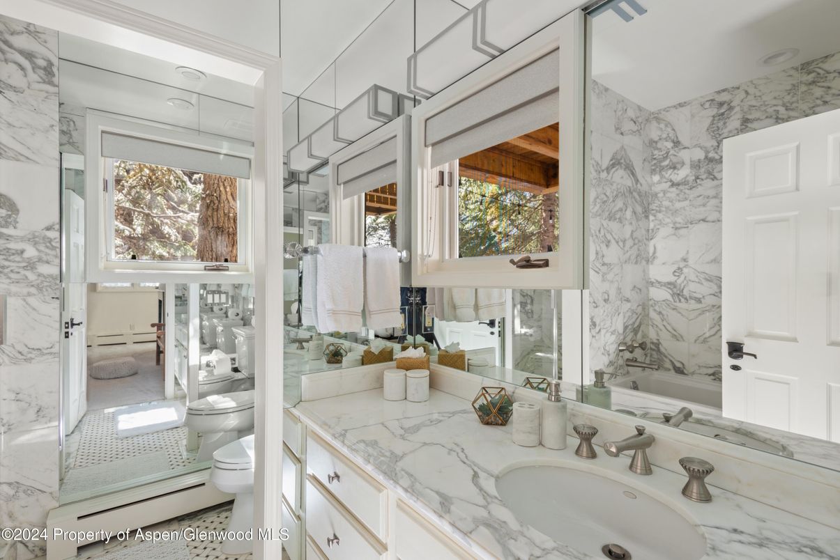 Bathroom, Interior, Marble, Marble Walls