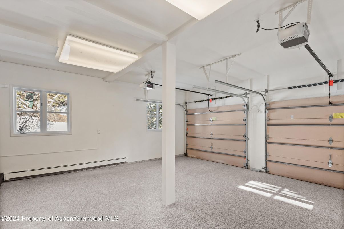 Garage, Interior