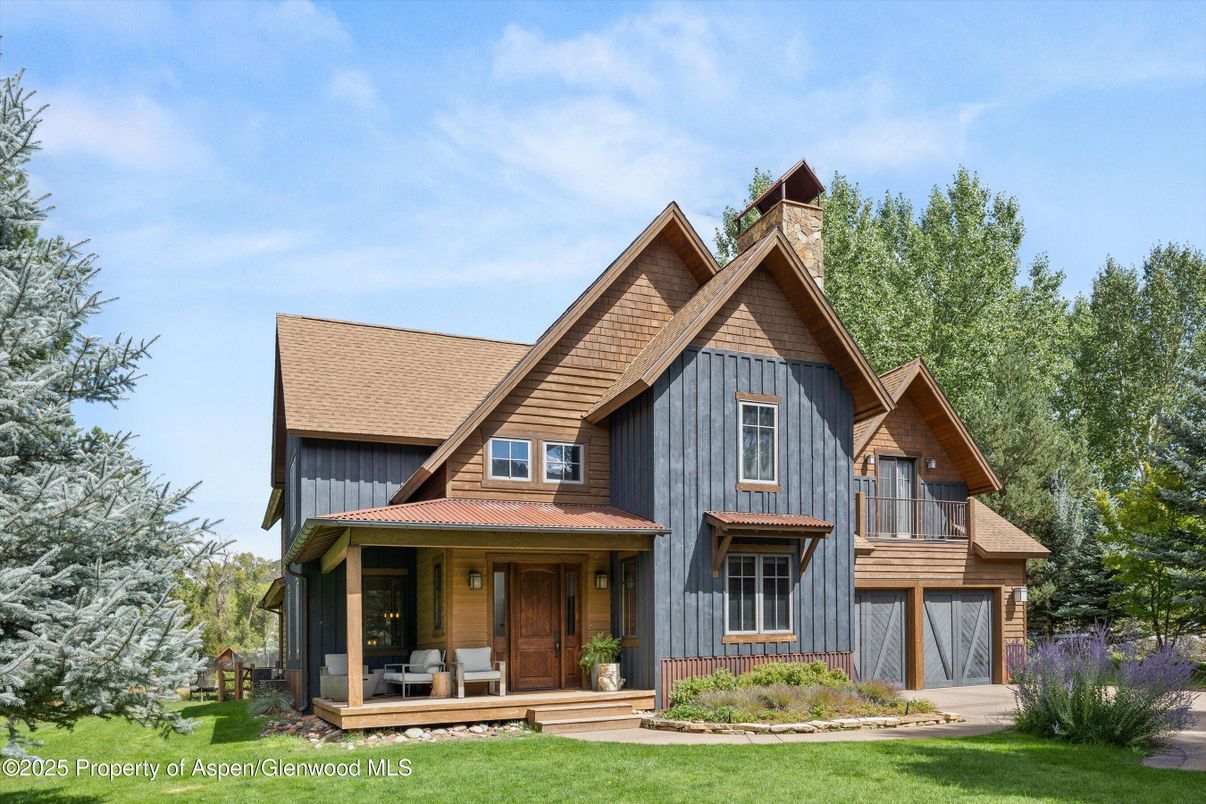 Attached, Exterior, Facade, Log Home