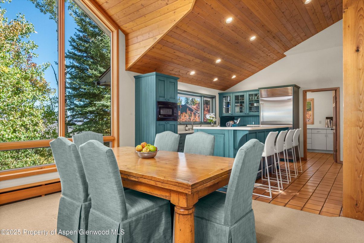 Dining room, Interior, Kitchen, Recessed Lighting, Stainless Steel Appliances, Wooden Ceilings