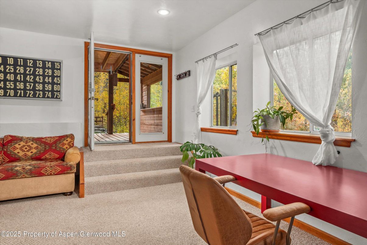 Dining room, Interior, Recessed Lighting