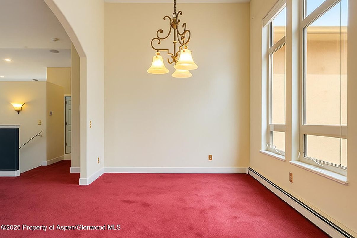 Chandelier, Empty room, Interior, Recessed Lighting