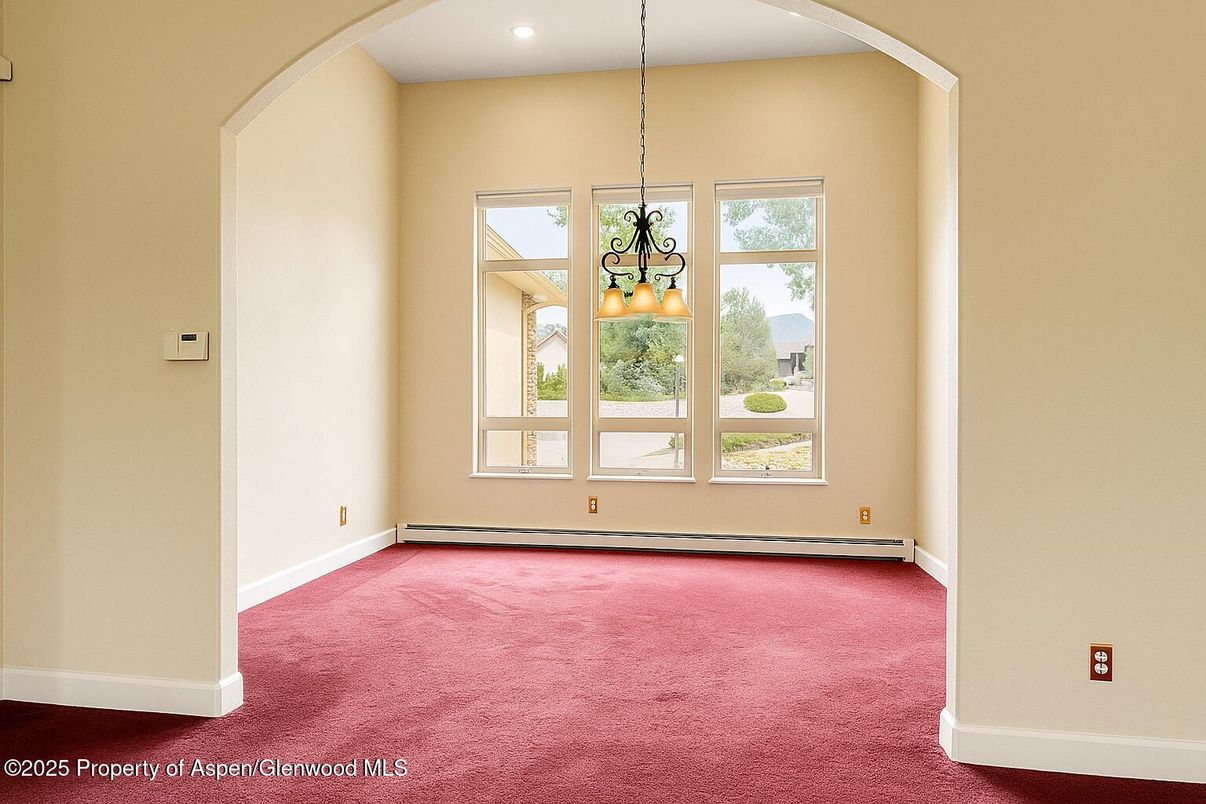 Empty room, Interior, Pendant Lights, Recessed Lighting